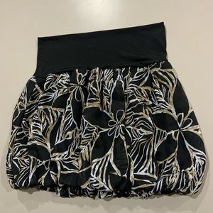 Beautiful Le Chateau skirt